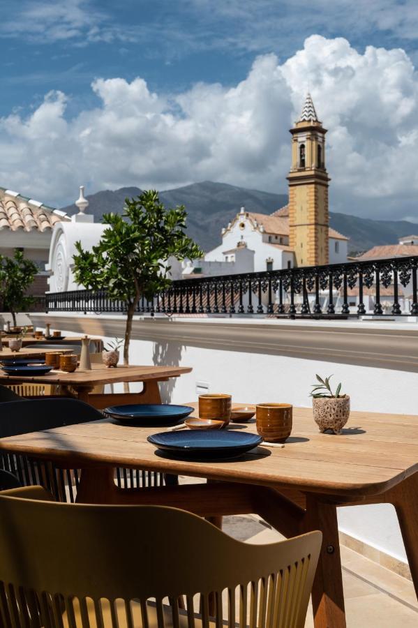 Hotel El Pilar Andalucia Естепона Екстериор снимка