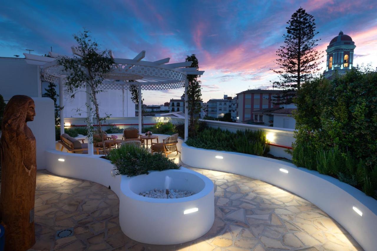 Hotel El Pilar Andalucia Естепона Екстериор снимка