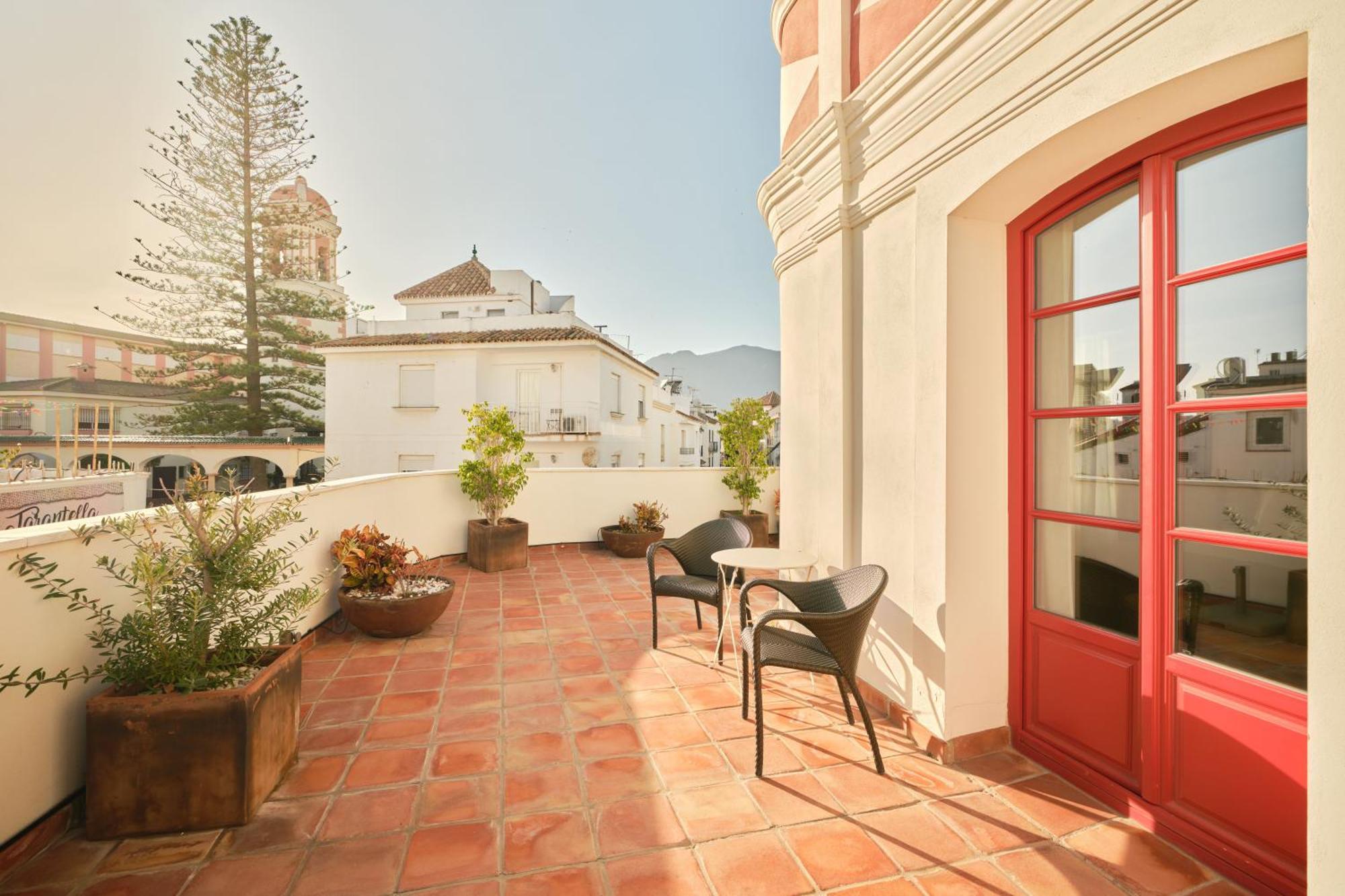 Hotel El Pilar Andalucia Естепона Екстериор снимка