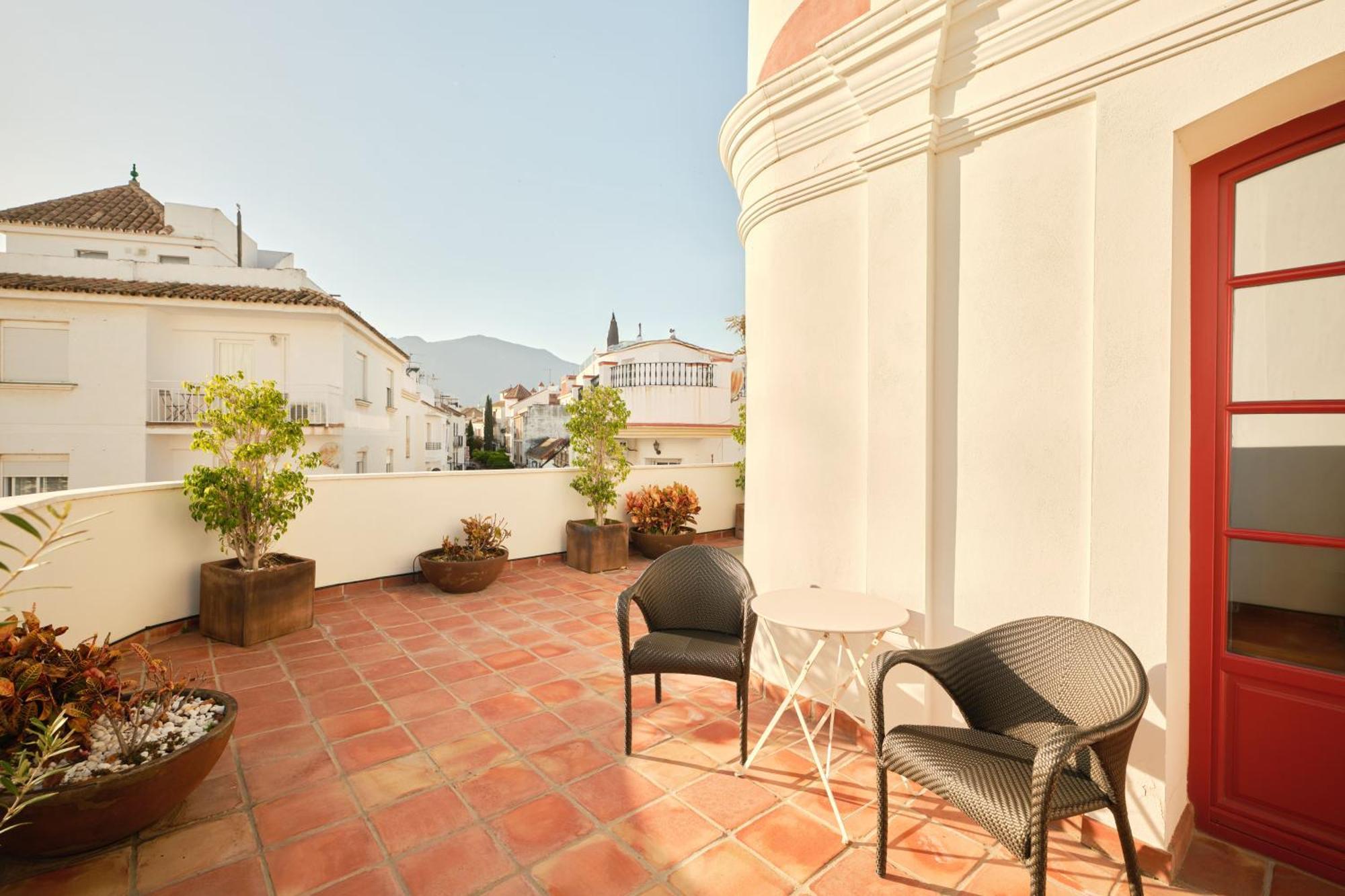 Hotel El Pilar Andalucia Естепона Екстериор снимка
