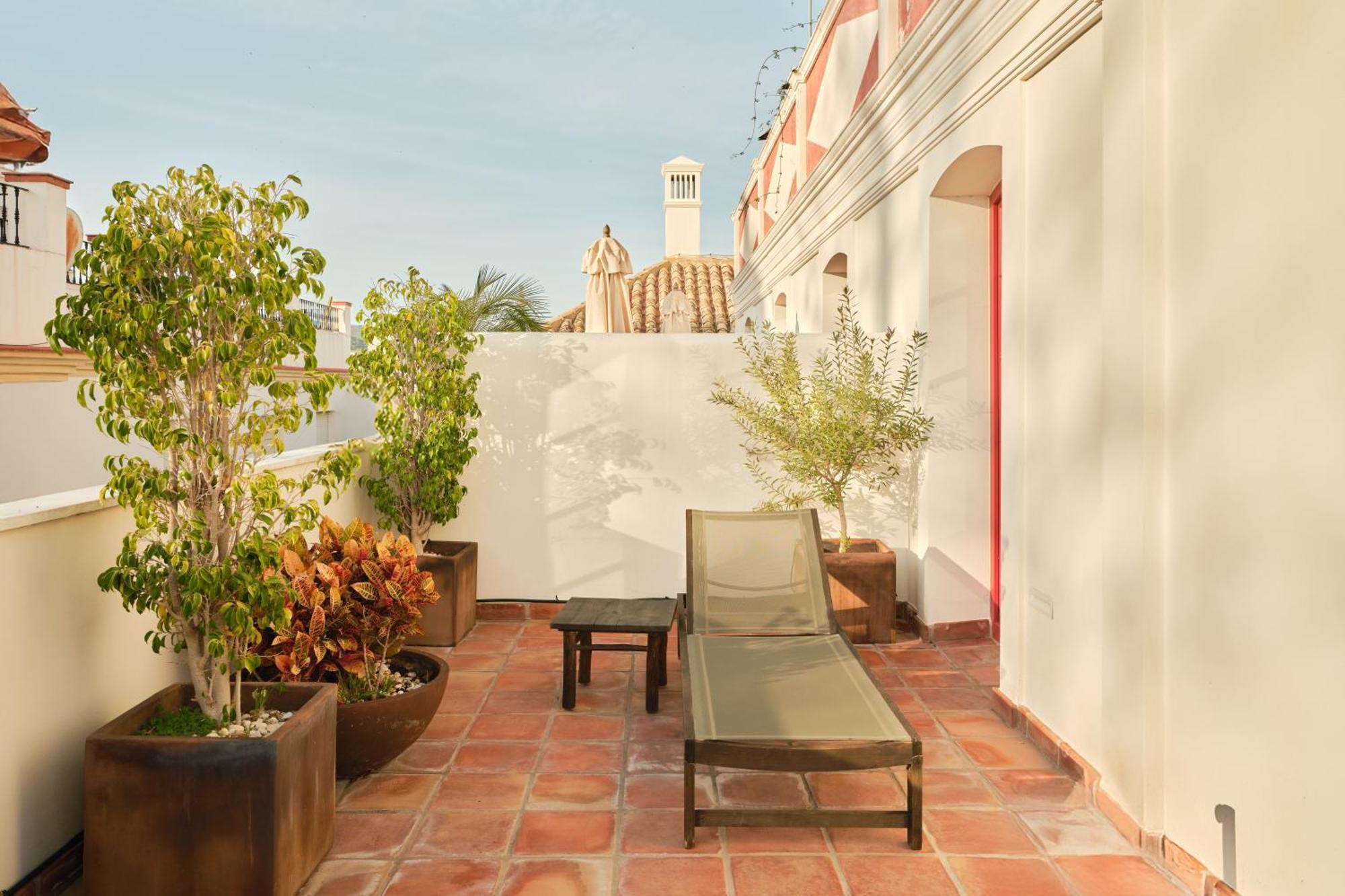 Hotel El Pilar Andalucia Естепона Екстериор снимка